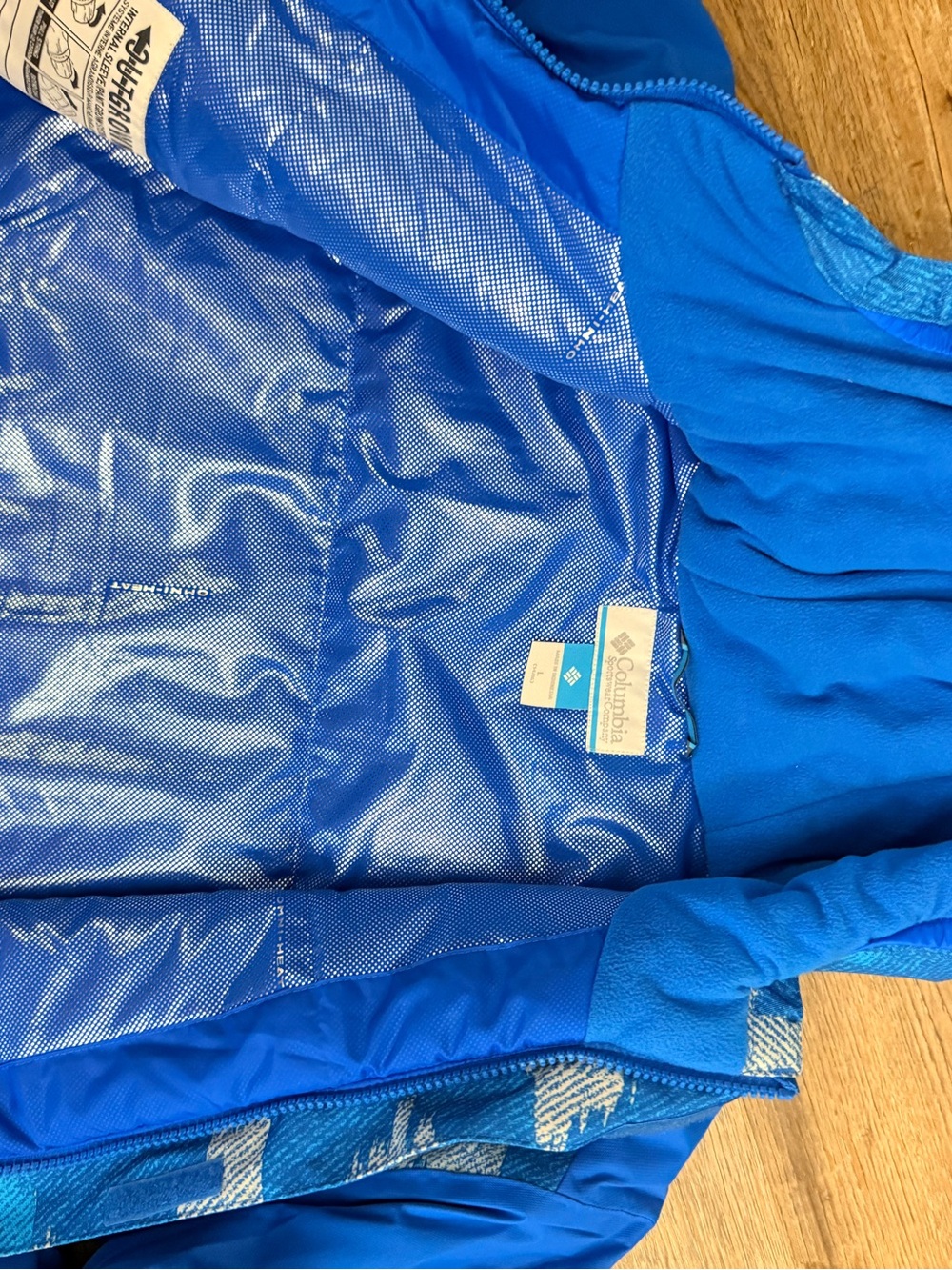 Columbia • Omni-Tech Snow Jacket - Picture 6 of 14